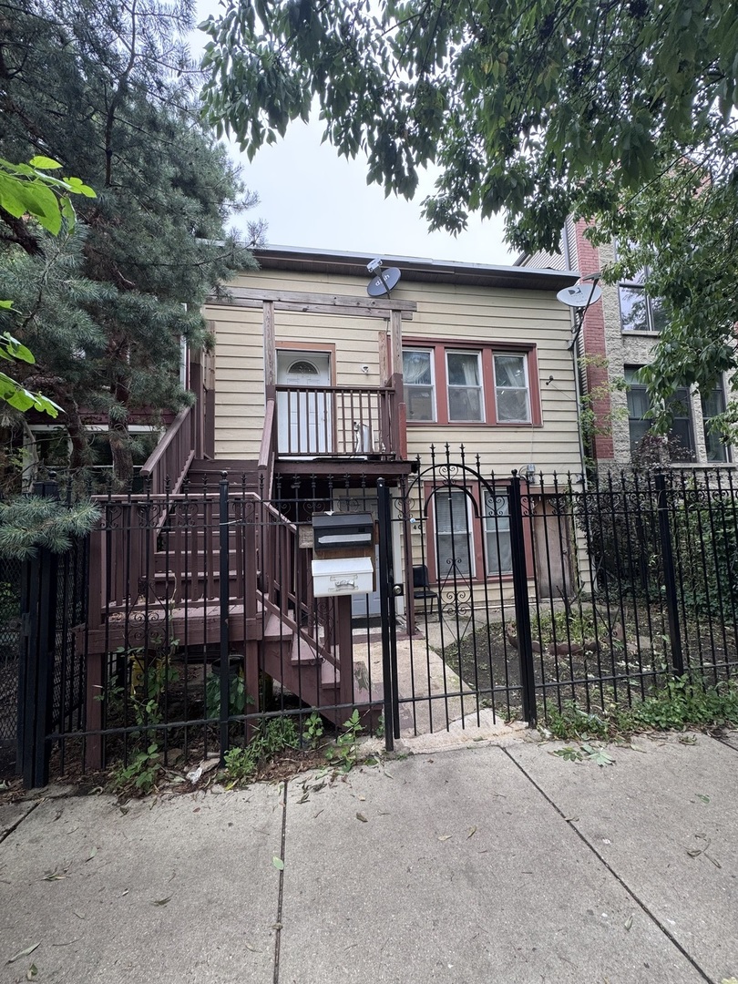 1940 W Huron Street Property Photo 1