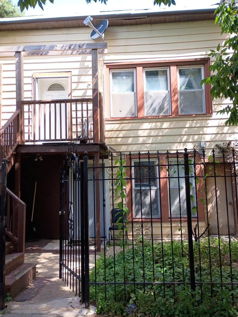 1940 W Huron Street Property Photo 3