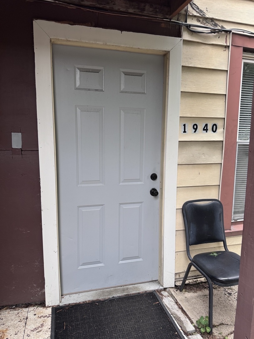 1940 W Huron Street Property Photo 4