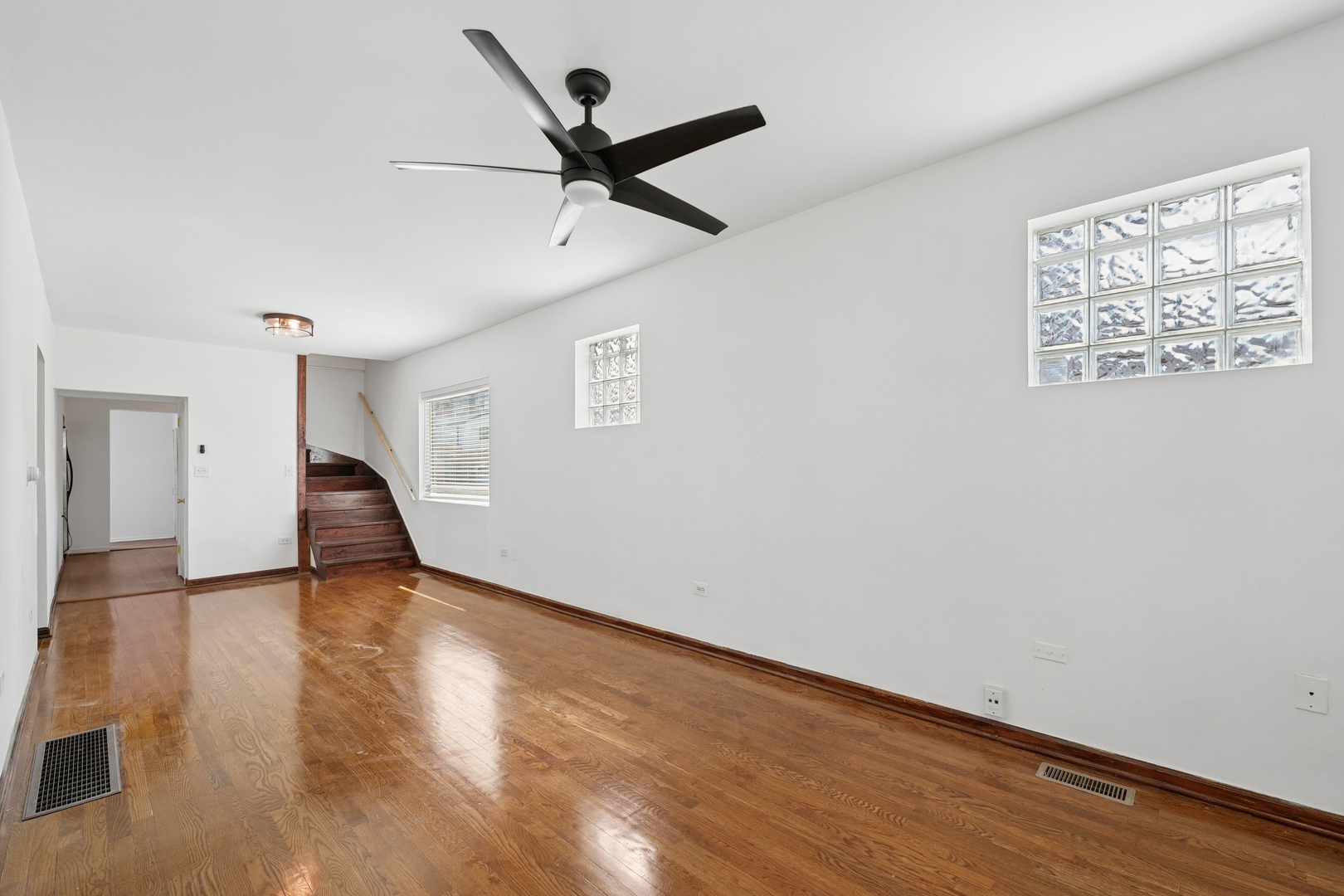 6521 S Saint Lawrence Avenue Property Photo 5