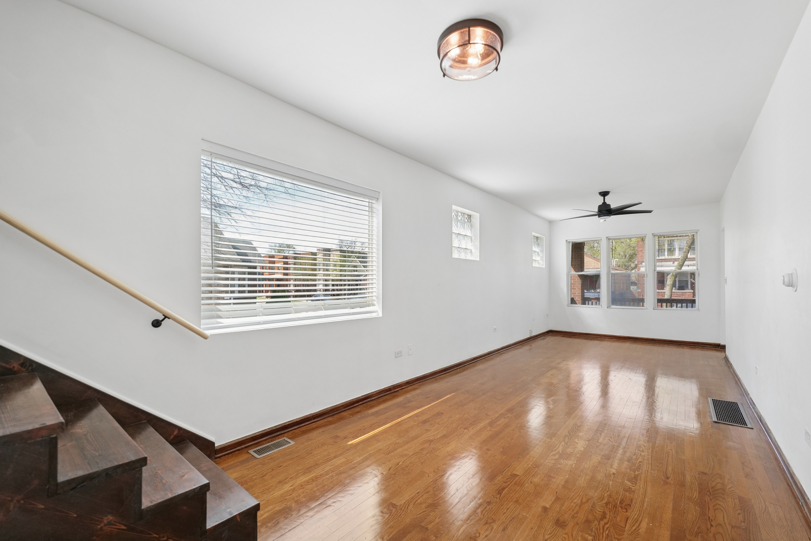 6521 S Saint Lawrence Avenue Property Photo 6
