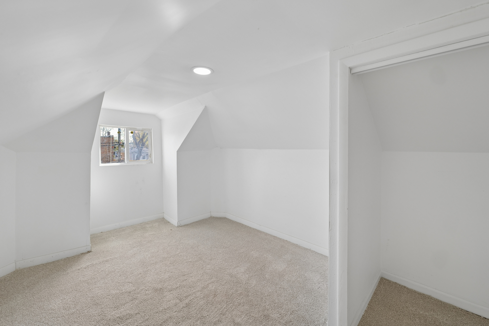6521 S Saint Lawrence Avenue Property Photo 13