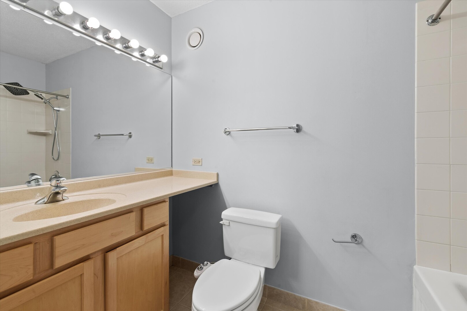 222 N Columbus Drive 1909 Property Photo 29