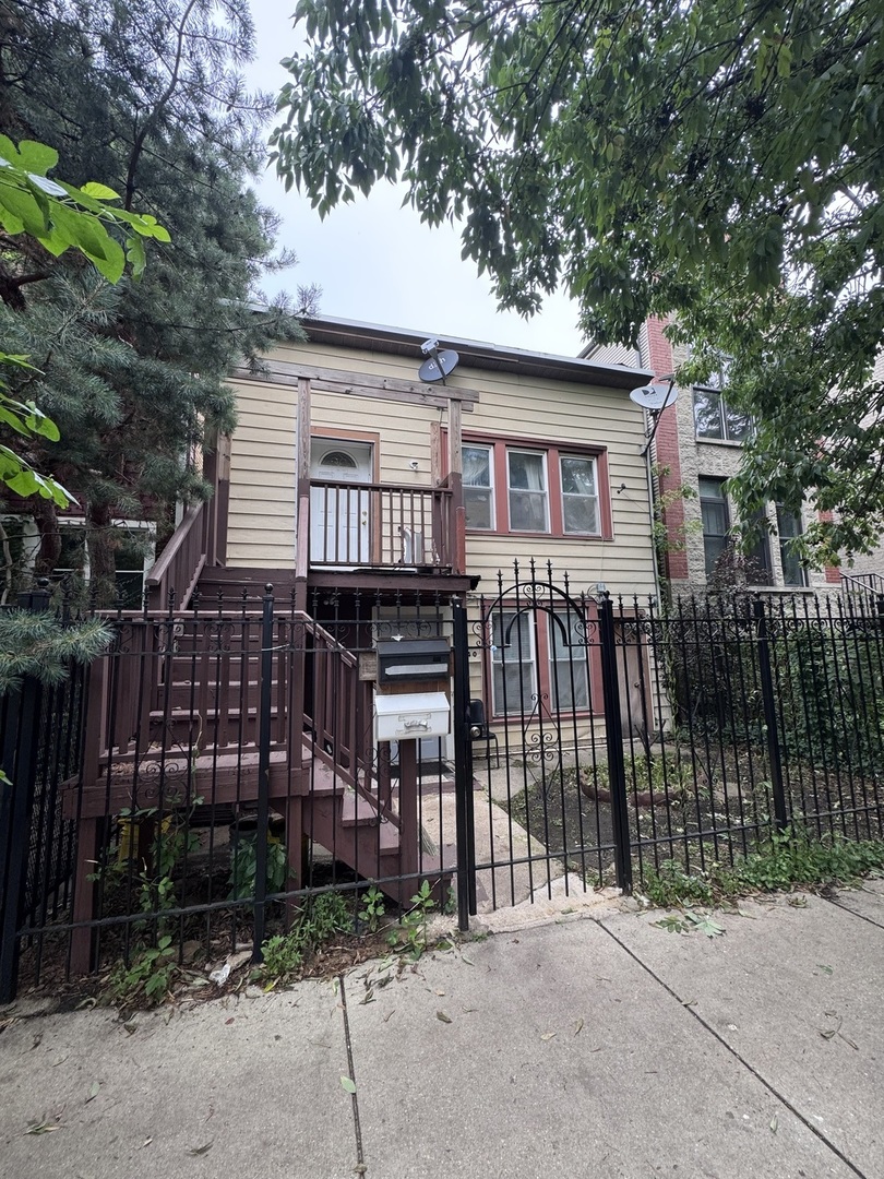 1940 W Huron Street Property Photo 1