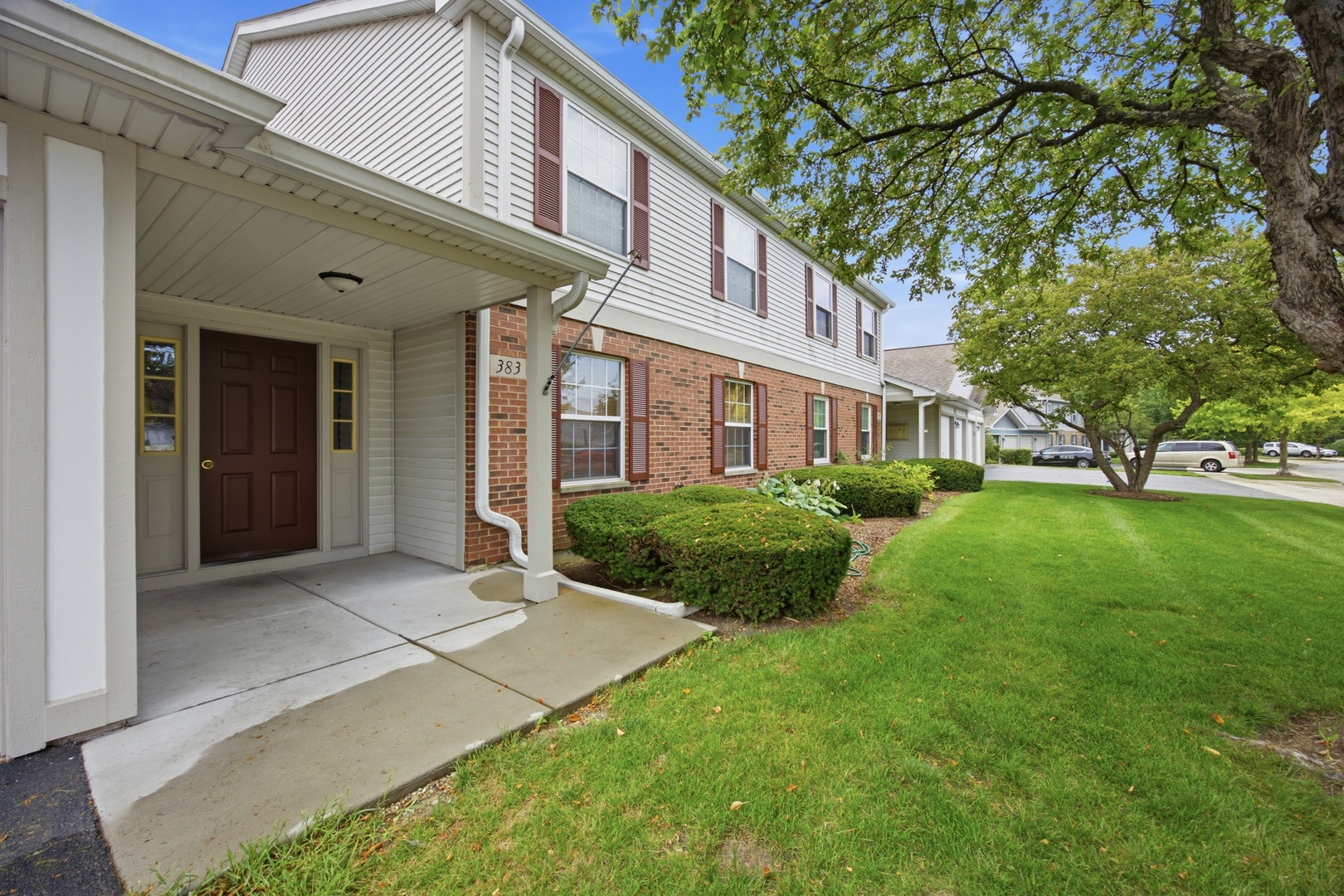383 Woodview Circle D Property Photo 1