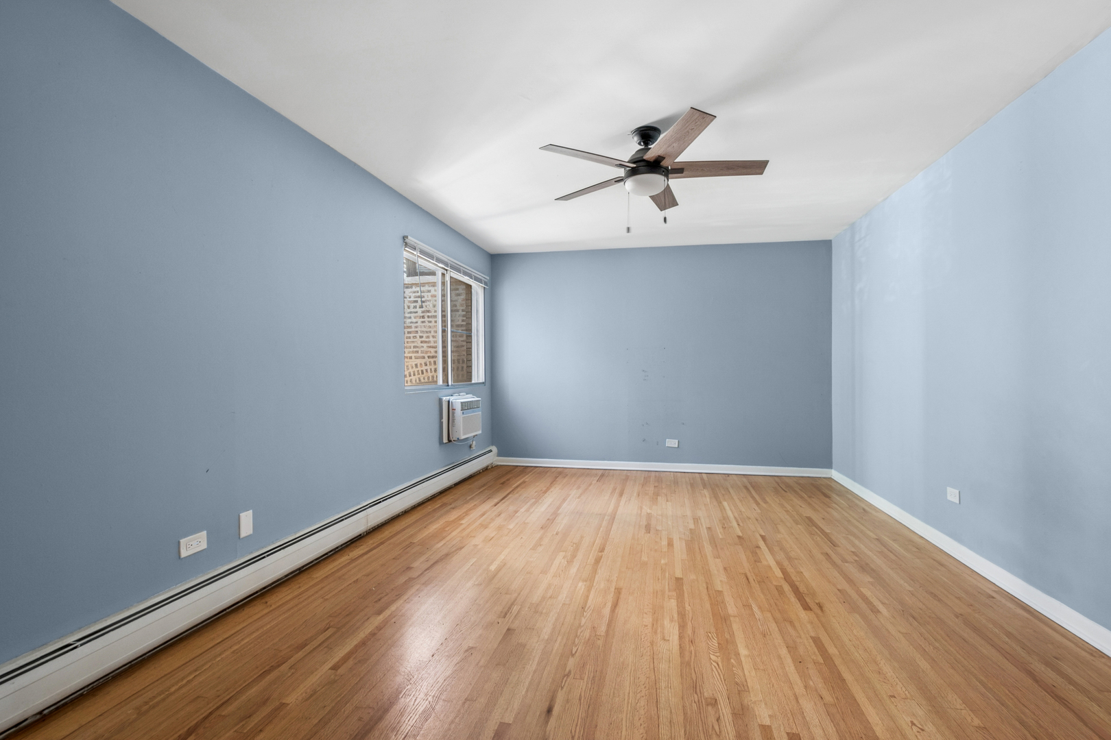 6050 N Washtenaw Avenue Property Photo 4
