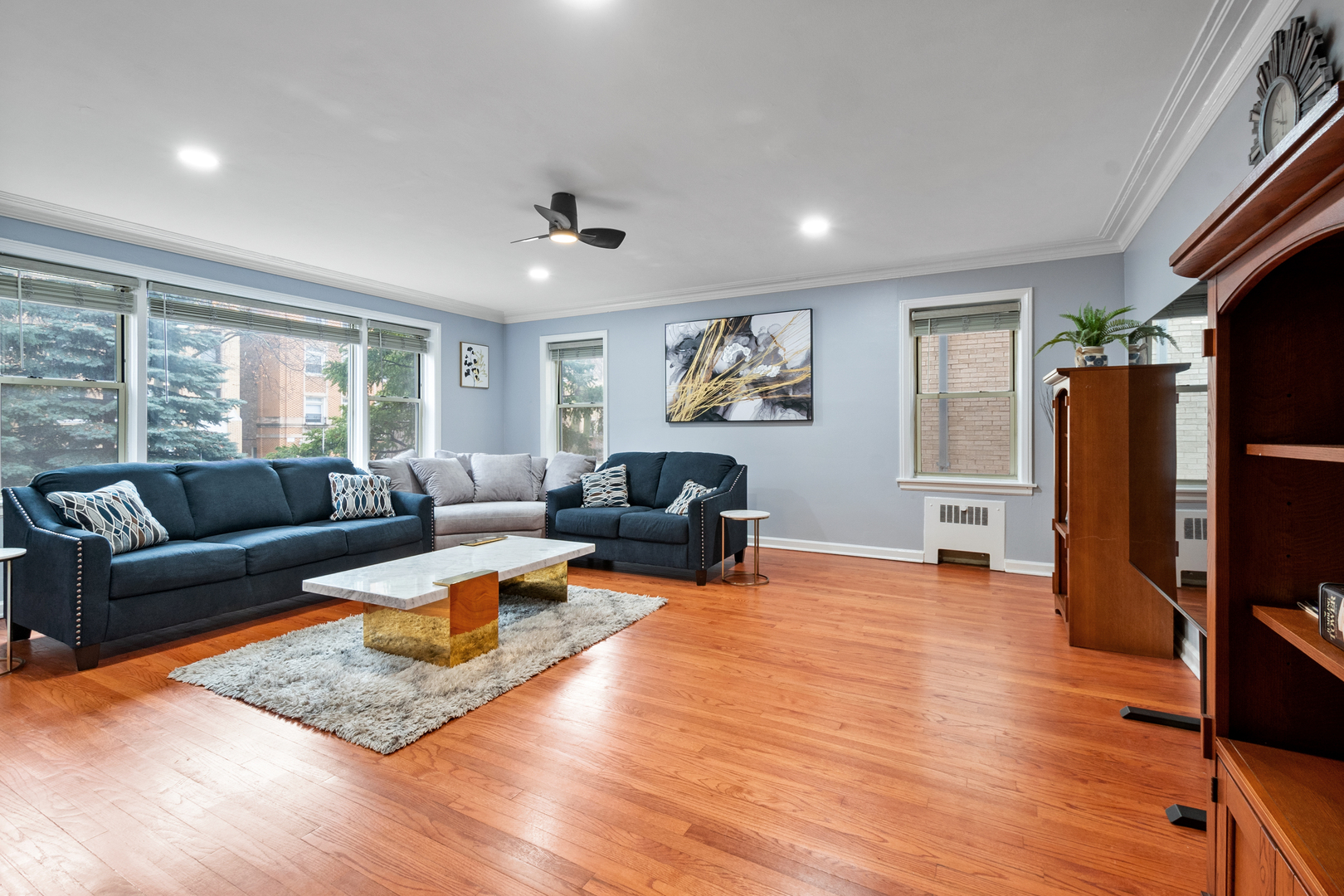 6128 N Francisco Avenue Property Photo 2