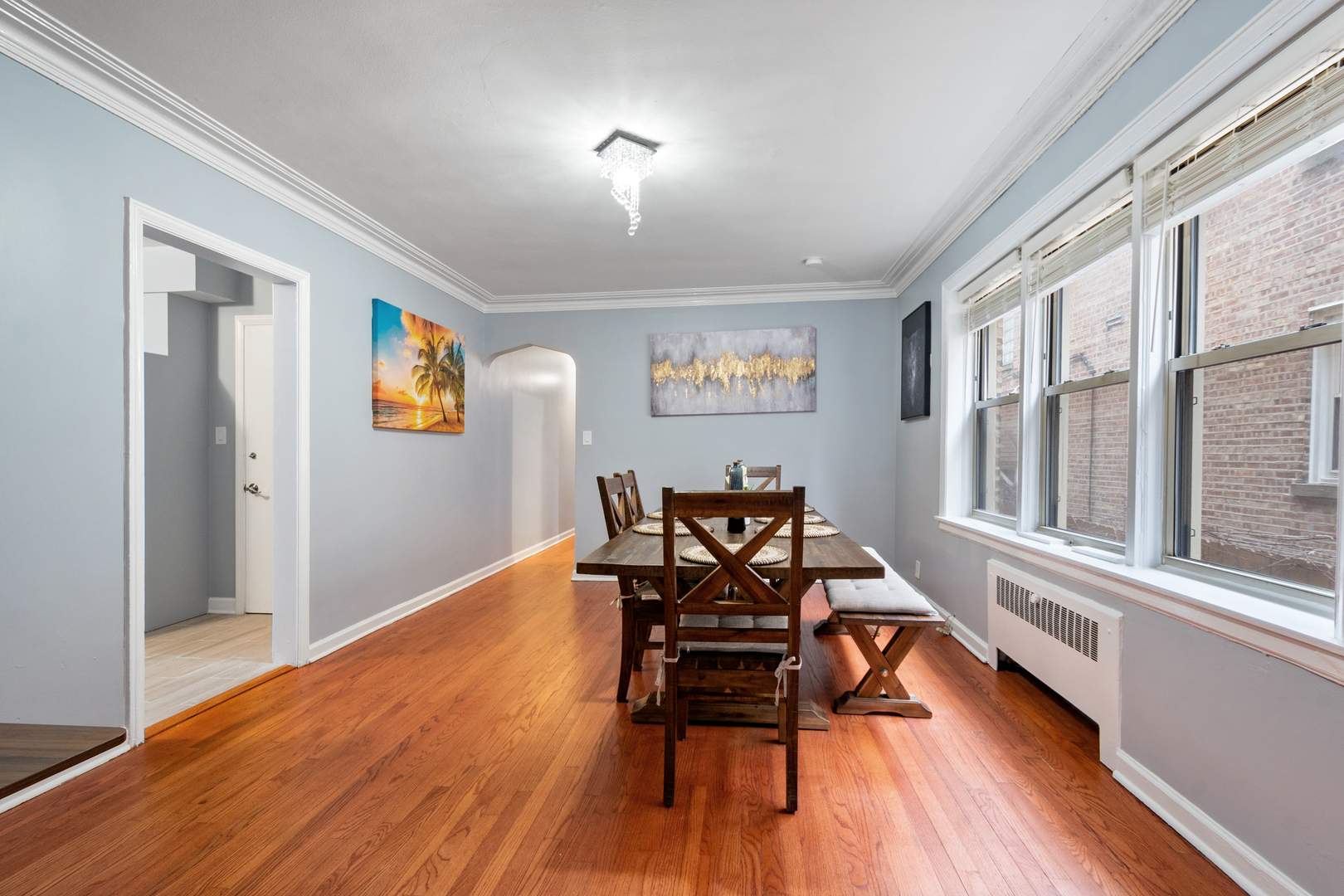 6128 N Francisco Avenue Property Photo 5