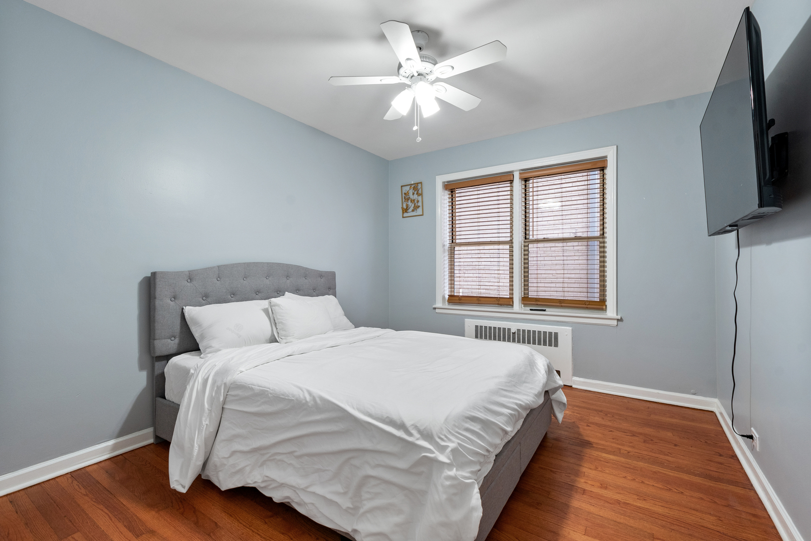 6128 N Francisco Avenue Property Photo 10
