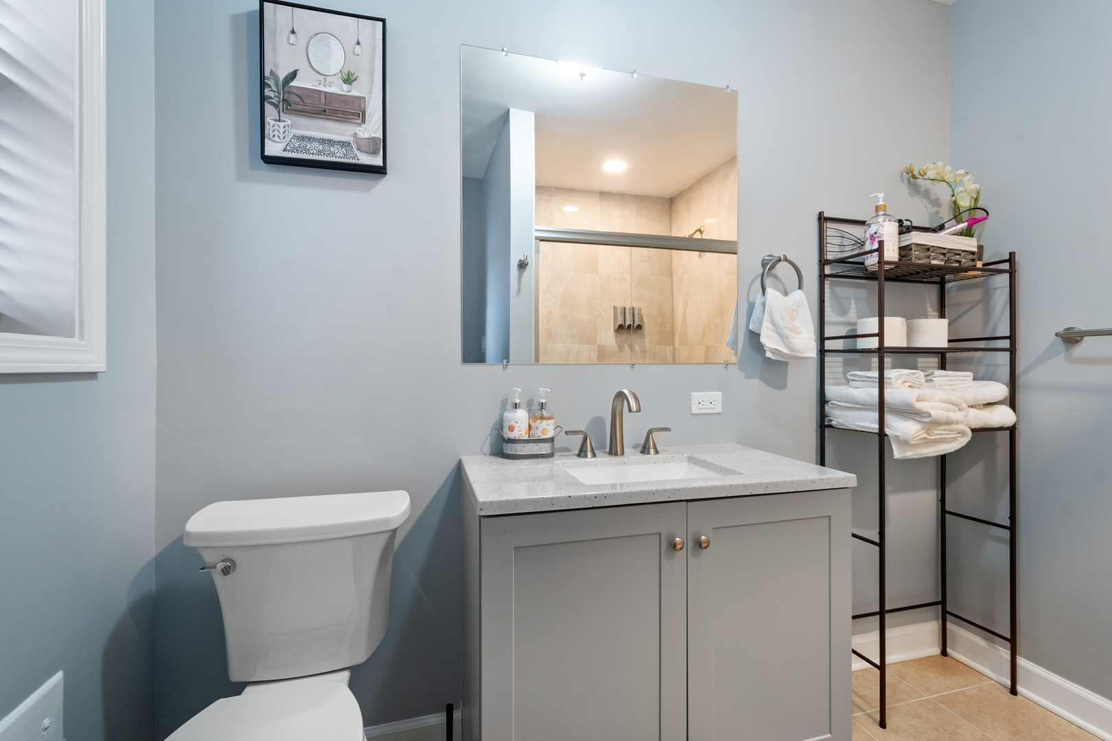 6128 N Francisco Avenue Property Photo 12