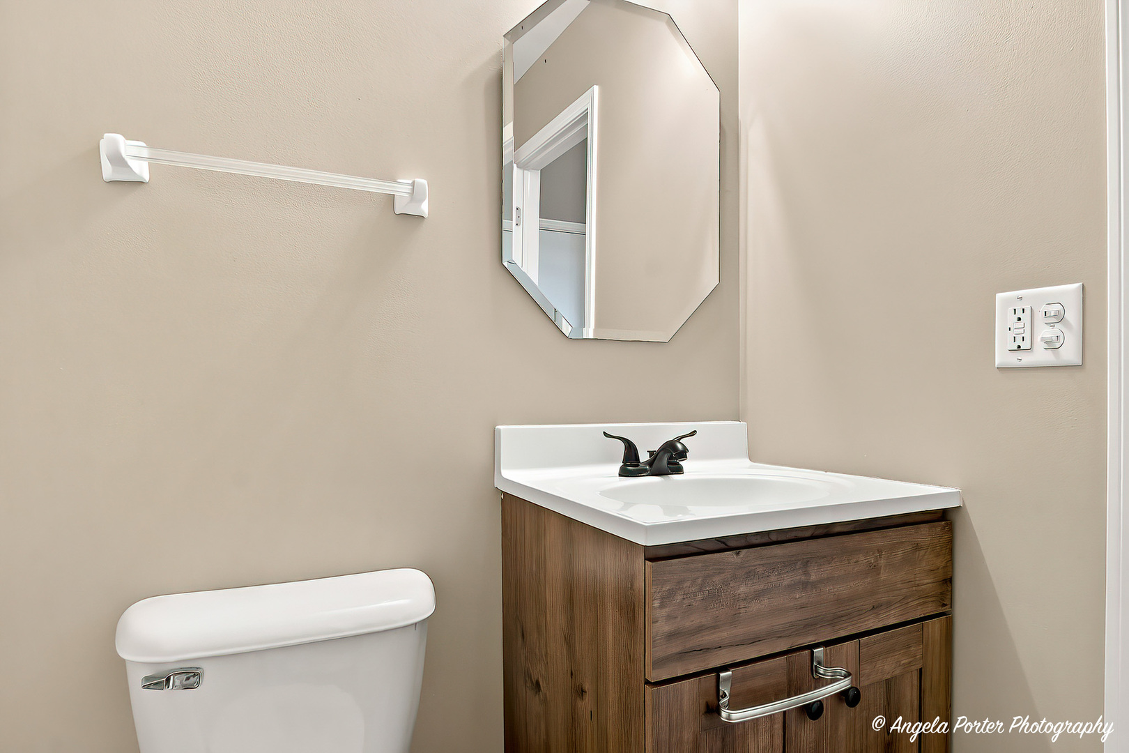 487 S Litchfield Drive Property Photo 6