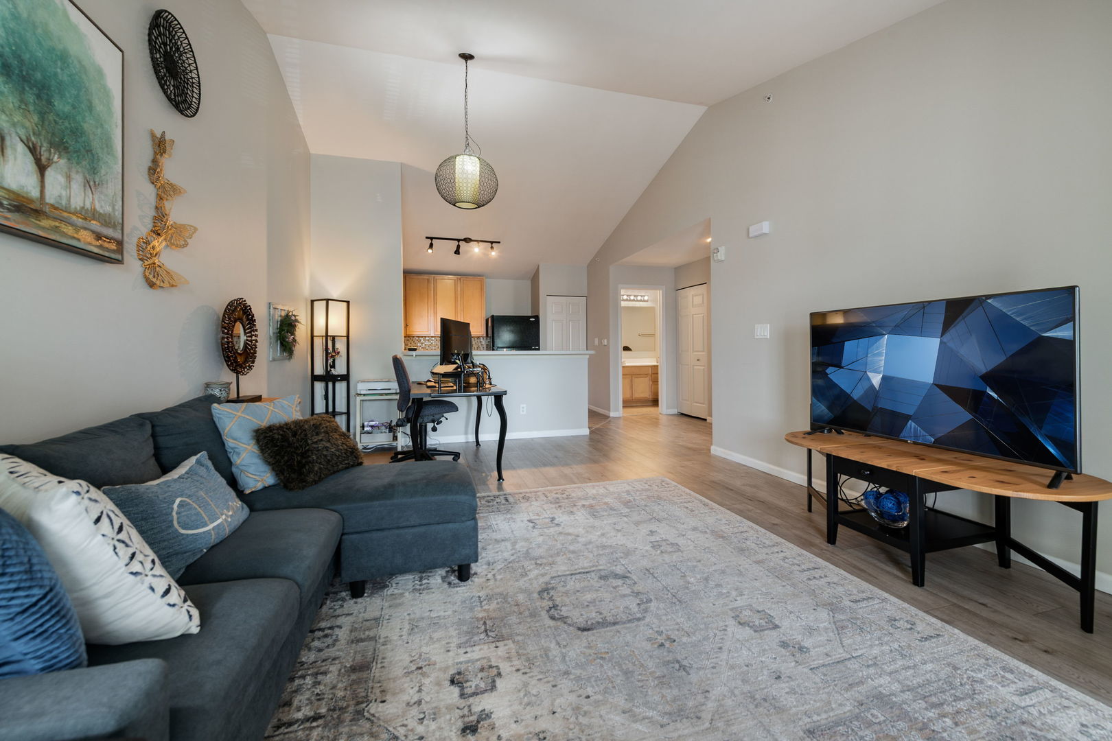 154 Bertram Road J Property Photo 2