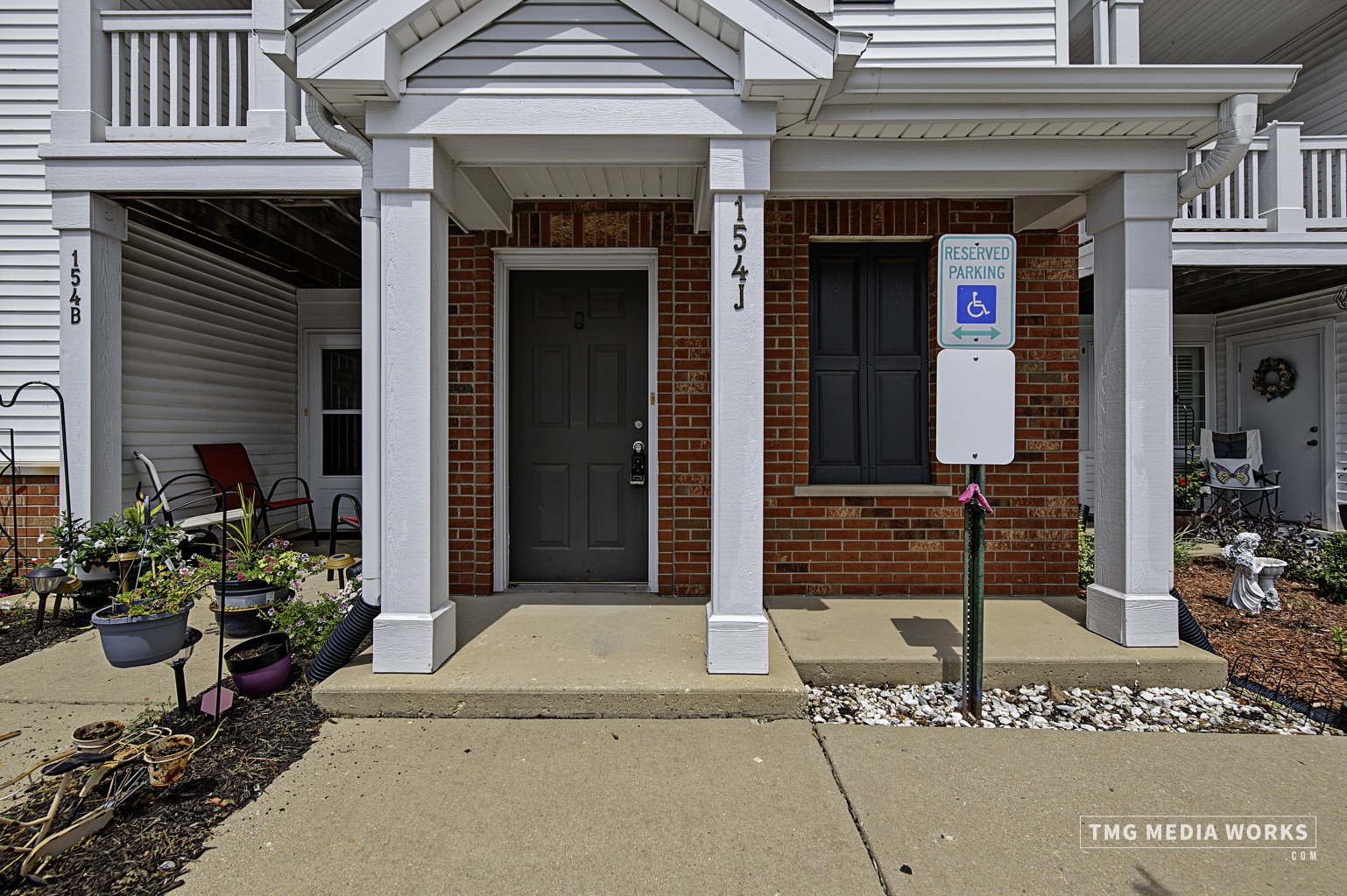 154 Bertram Road J Property Photo 25