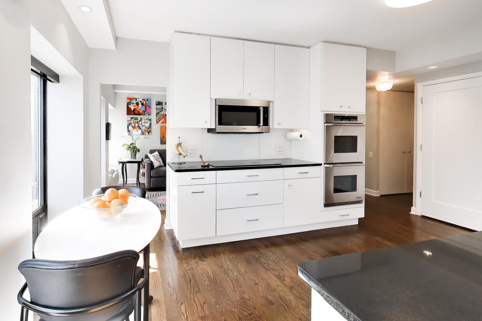 1100 N Lake Shore Drive 27b Property Photo 18