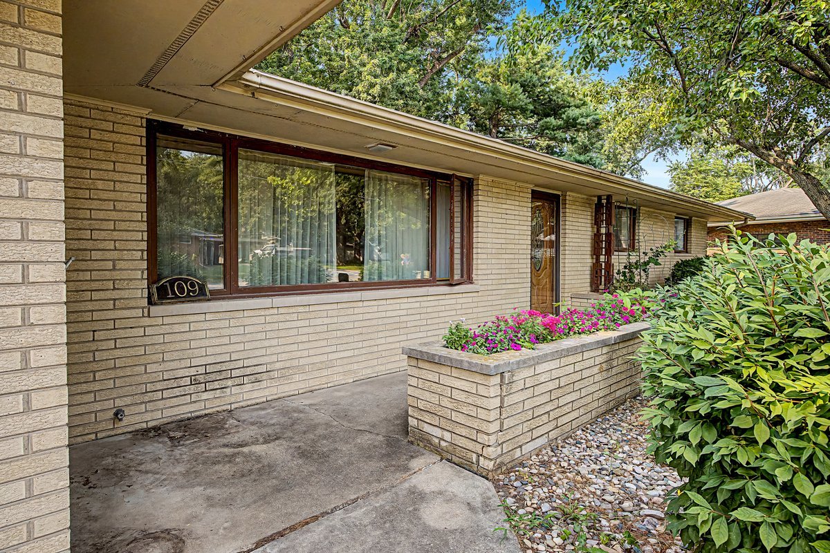 109 E Parkview Drive Property Photo 5