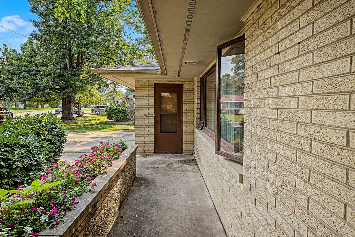 109 E Parkview Drive Property Photo 6