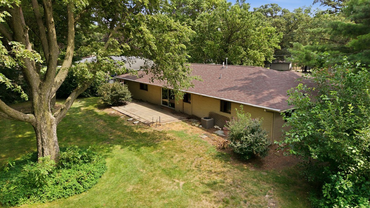 109 E Parkview Drive Property Photo 9