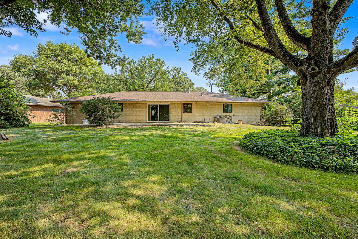 109 E Parkview Drive Property Photo 11