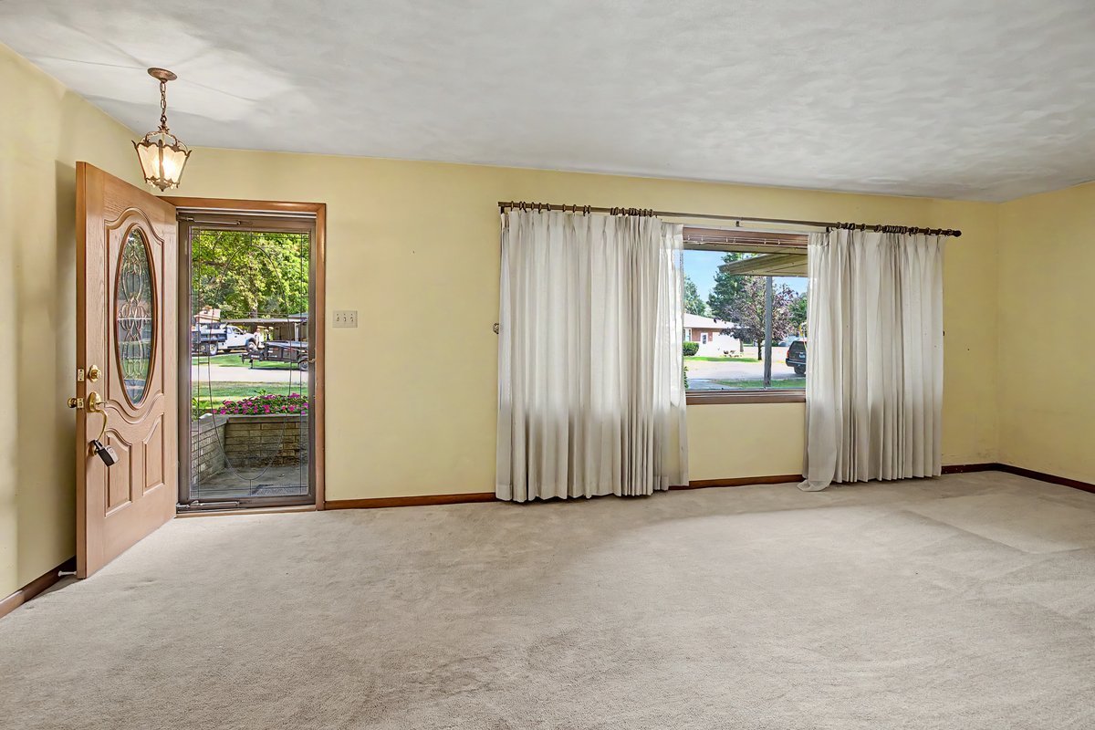 109 E Parkview Drive Property Photo 14