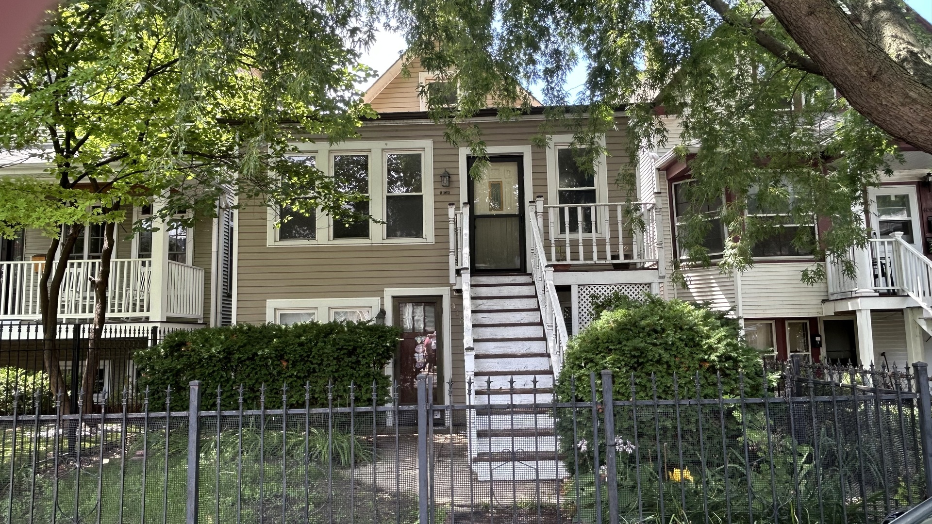 4136 N Bell Avenue Property Photo 1