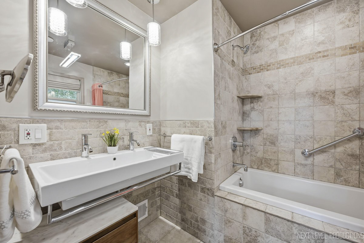 24 W Stonegate Drive Property Photo 18