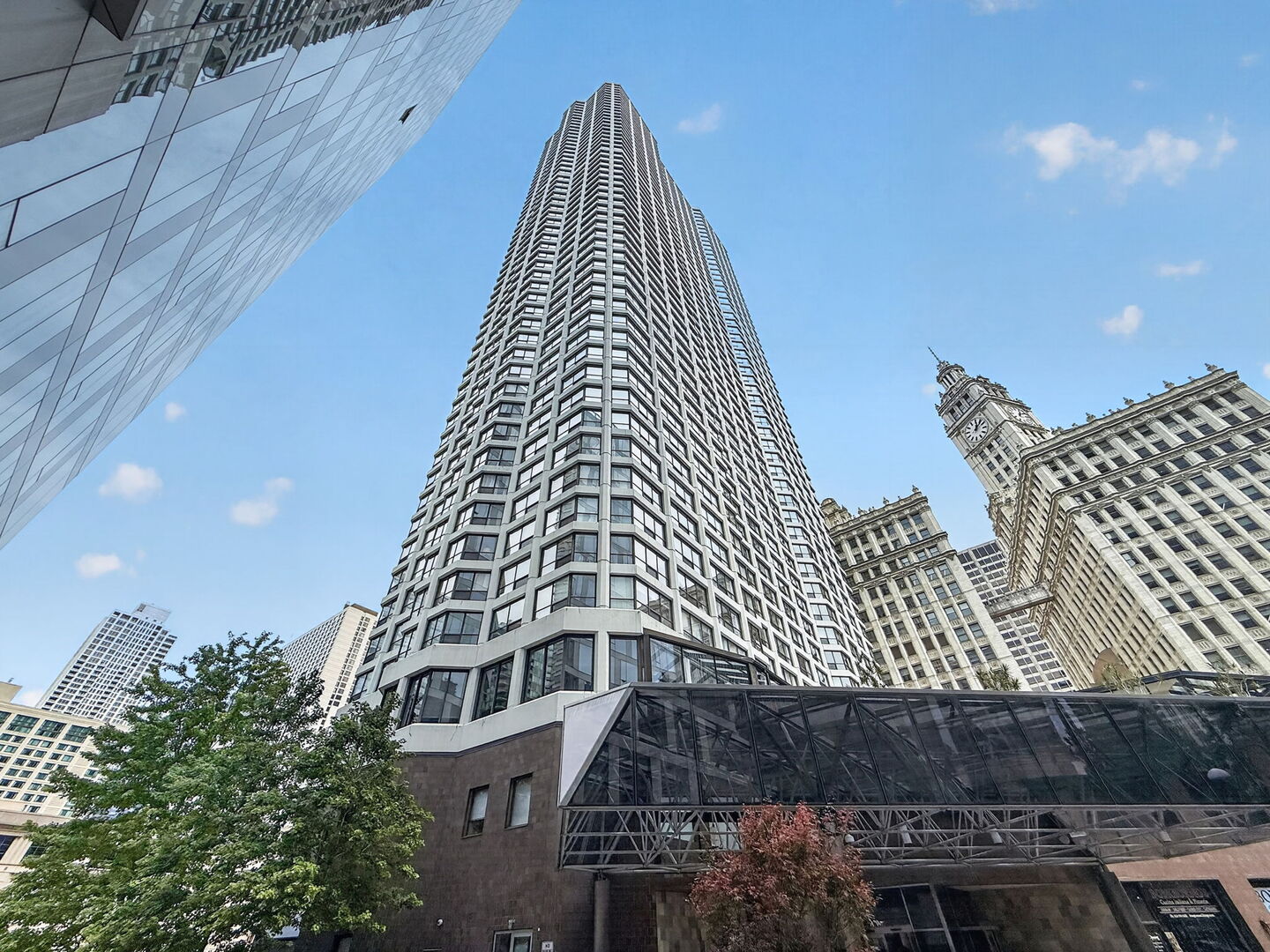 405 N Wabash Avenue 4101 Property Photo 1