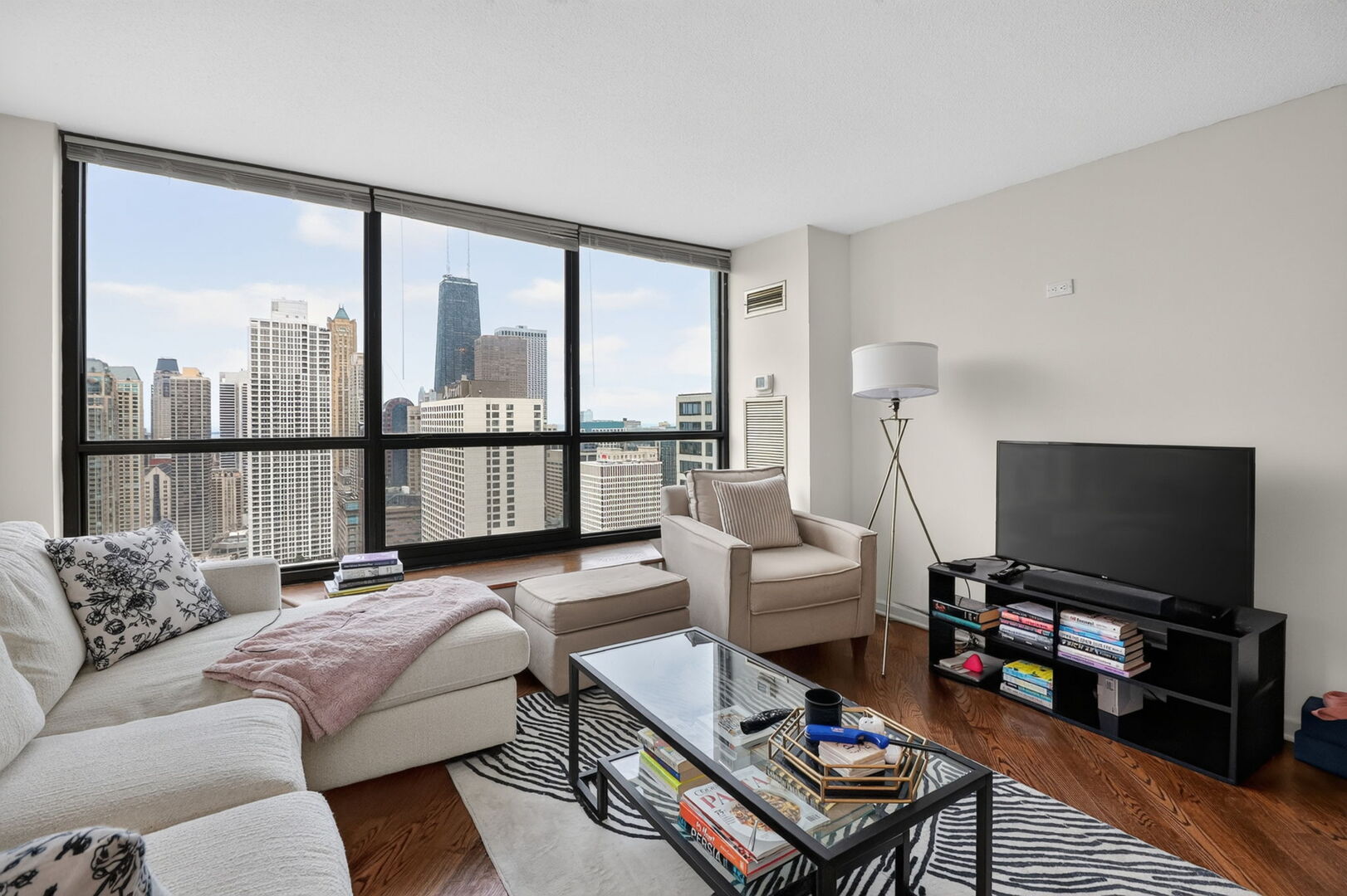 405 N Wabash Avenue 4101 Property Photo 6