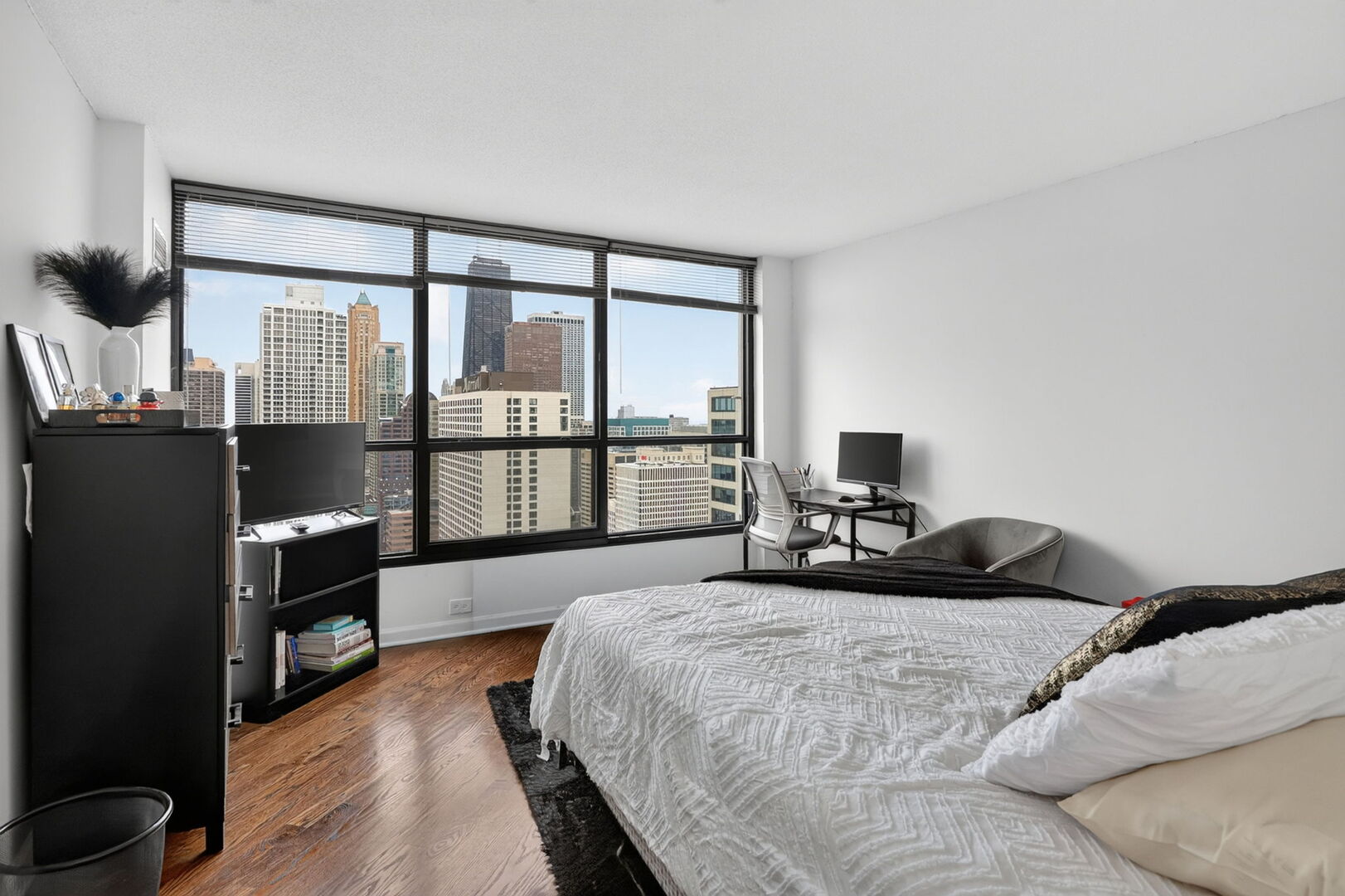 405 N Wabash Avenue 4101 Property Photo 9