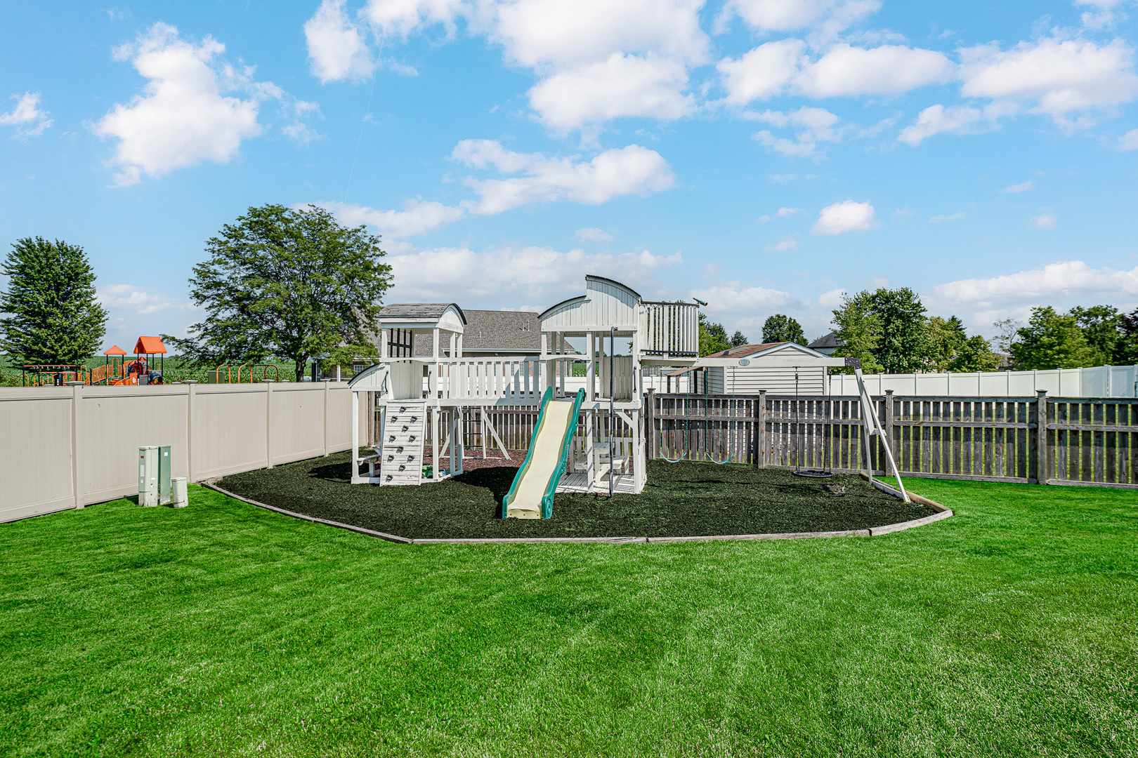 811 1st Court Property Photo 33