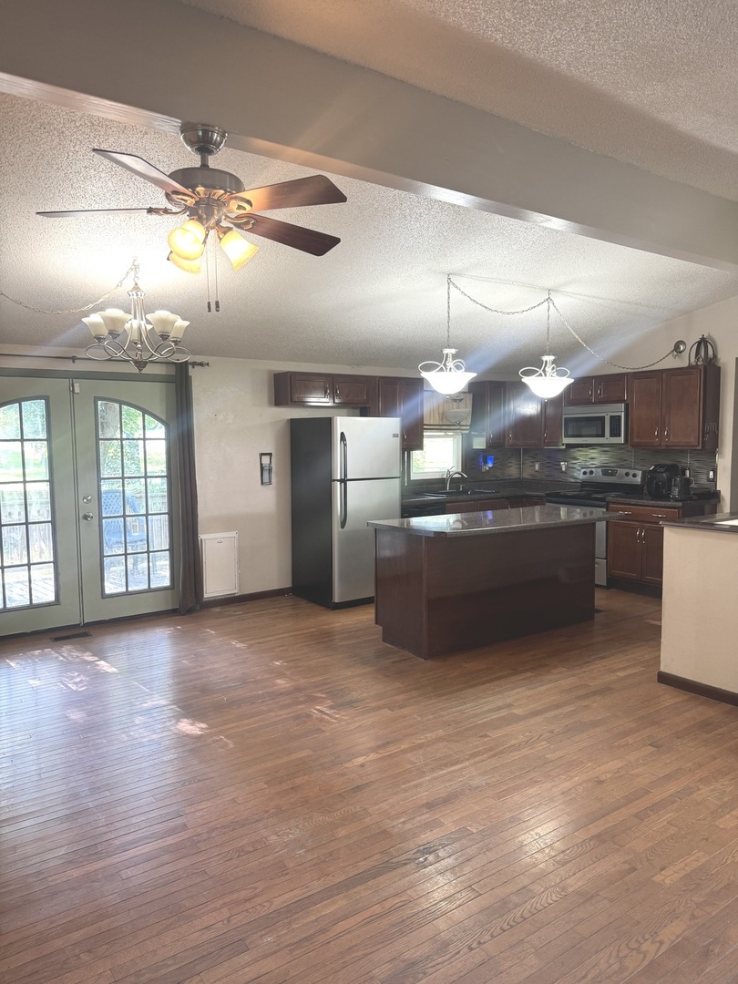 12702305 Property Photo 4