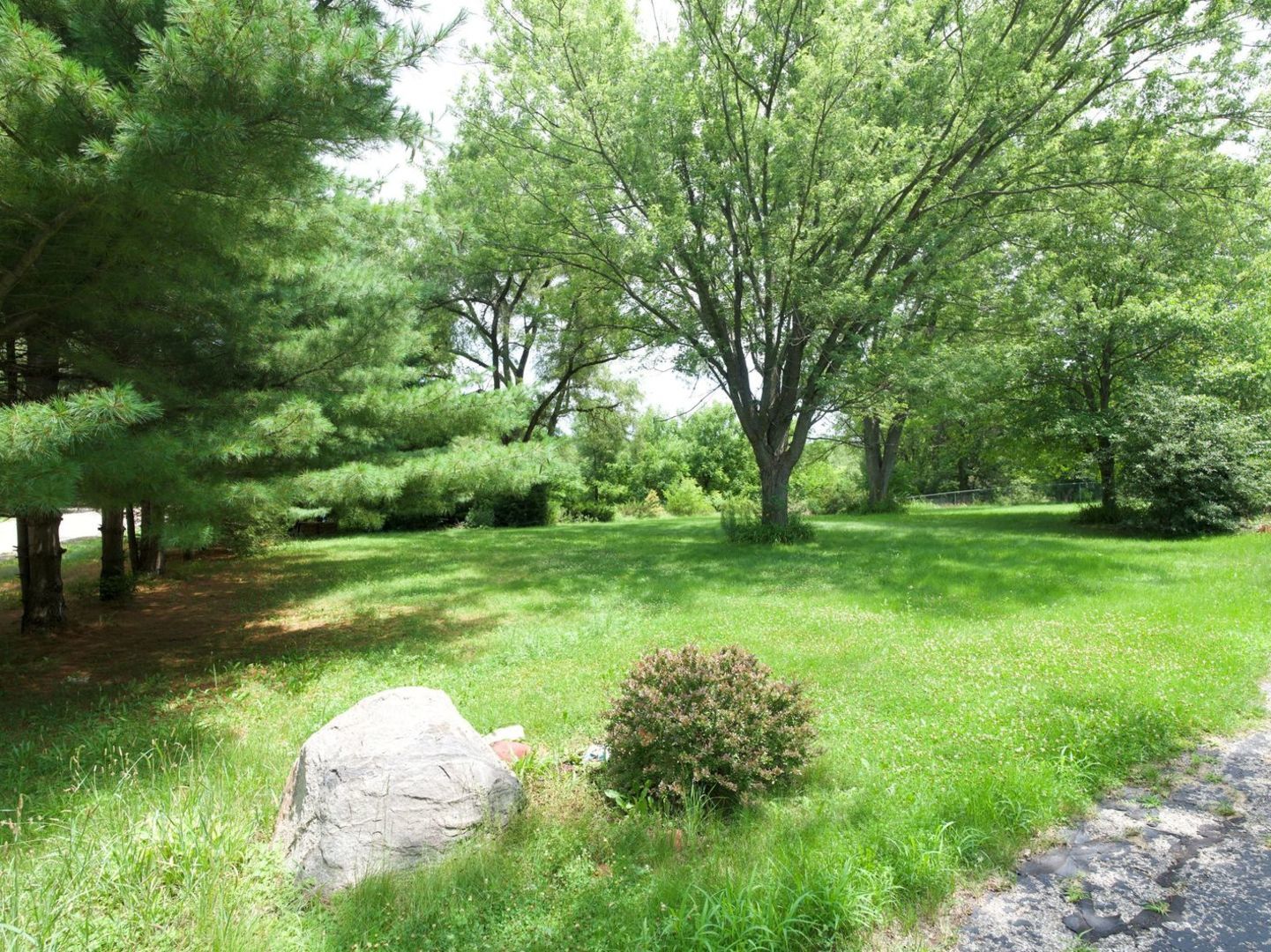 3914 Raycraft Road Property Photo 15
