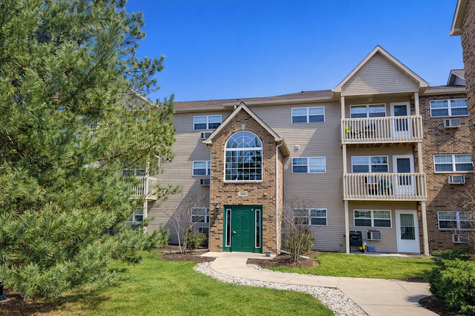 300 Cunat Boulevard 2b Property Photo 1