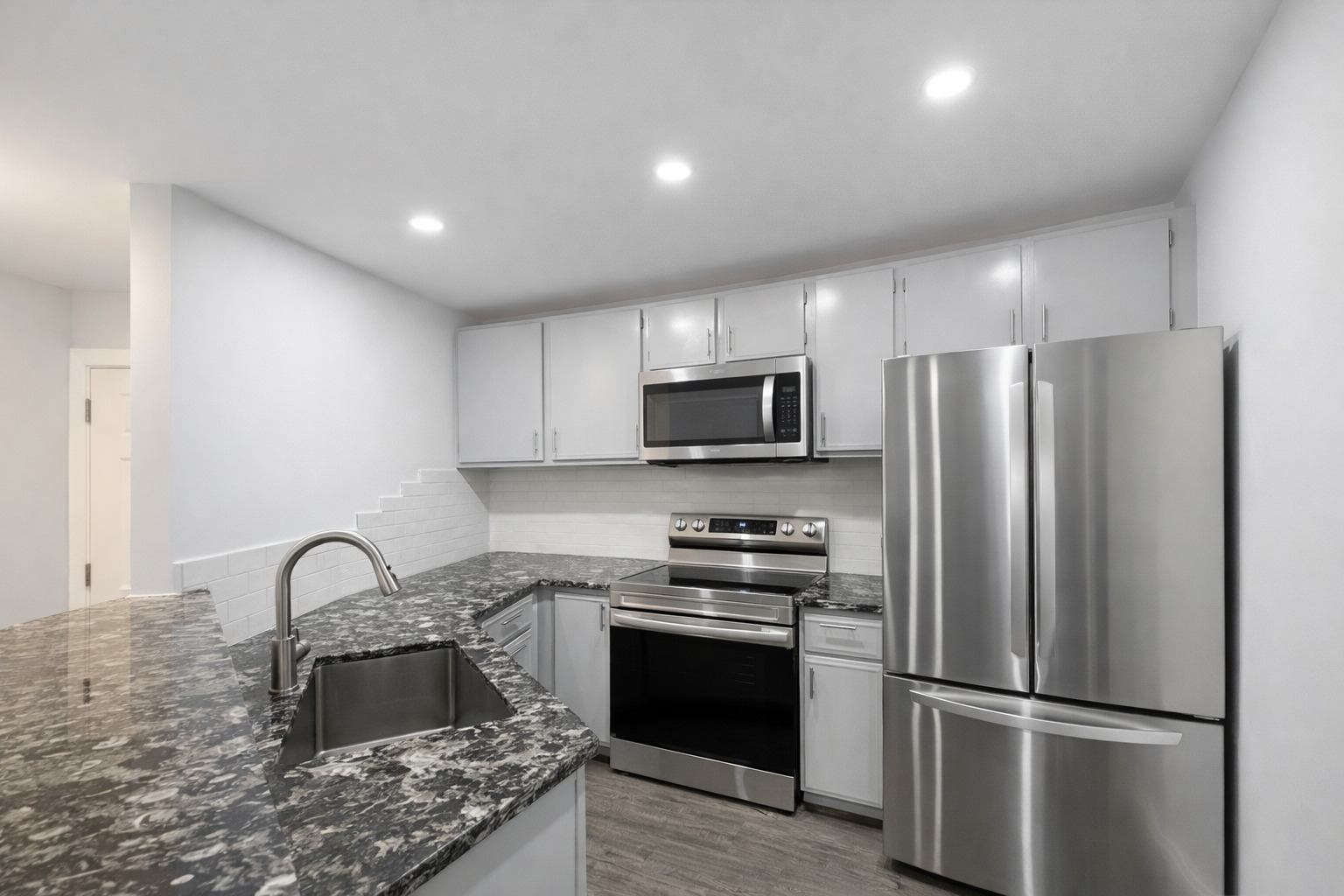 300 Cunat Boulevard 2b Property Photo 5