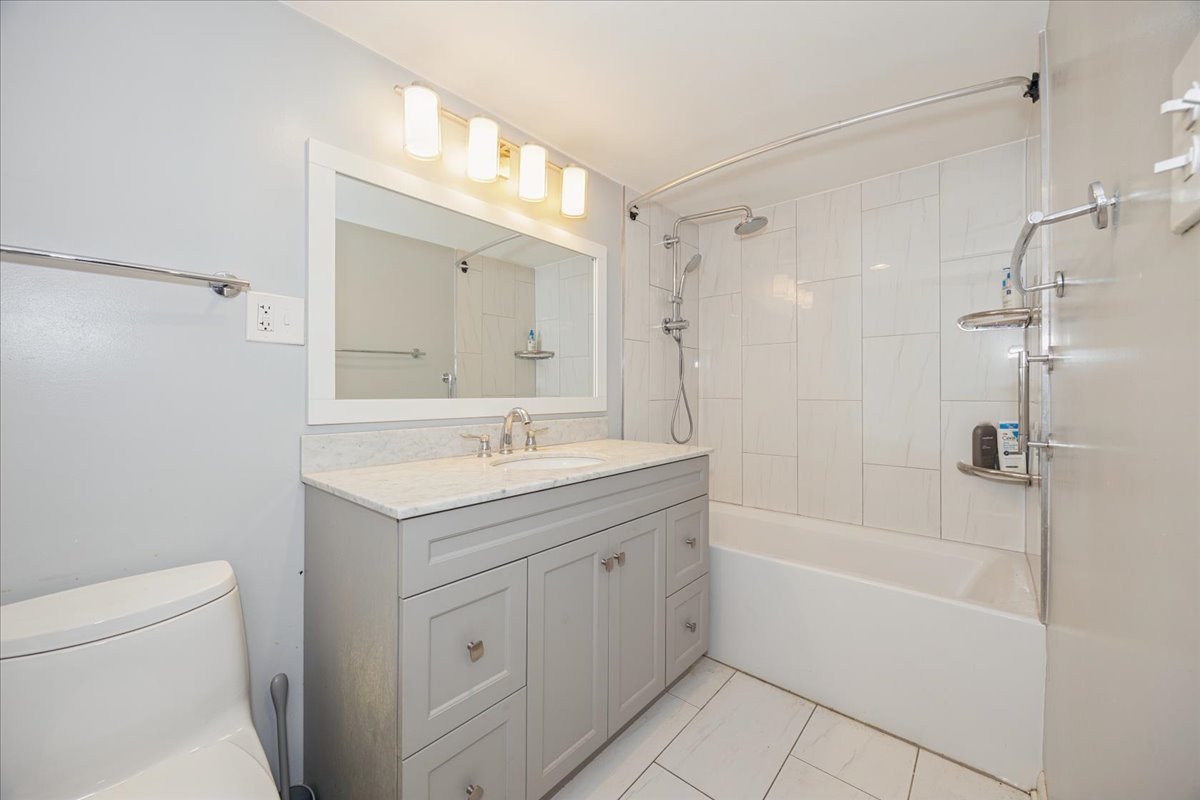 425 Home Avenue 1g Property Photo 13