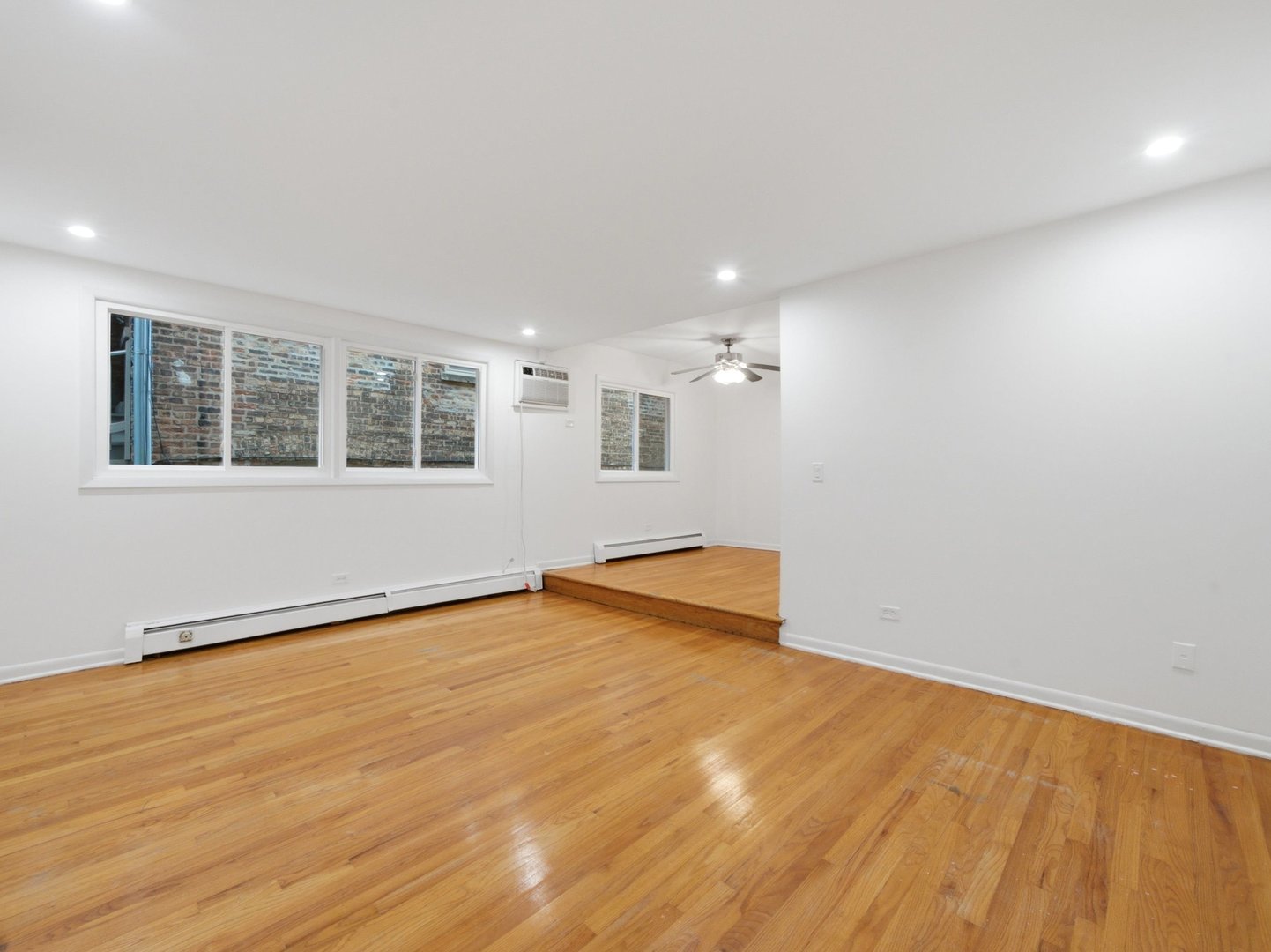 714 N Austin Boulevard 202 Property Photo 5