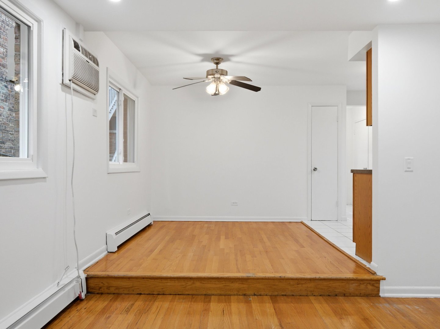 714 N Austin Boulevard 202 Property Photo 6