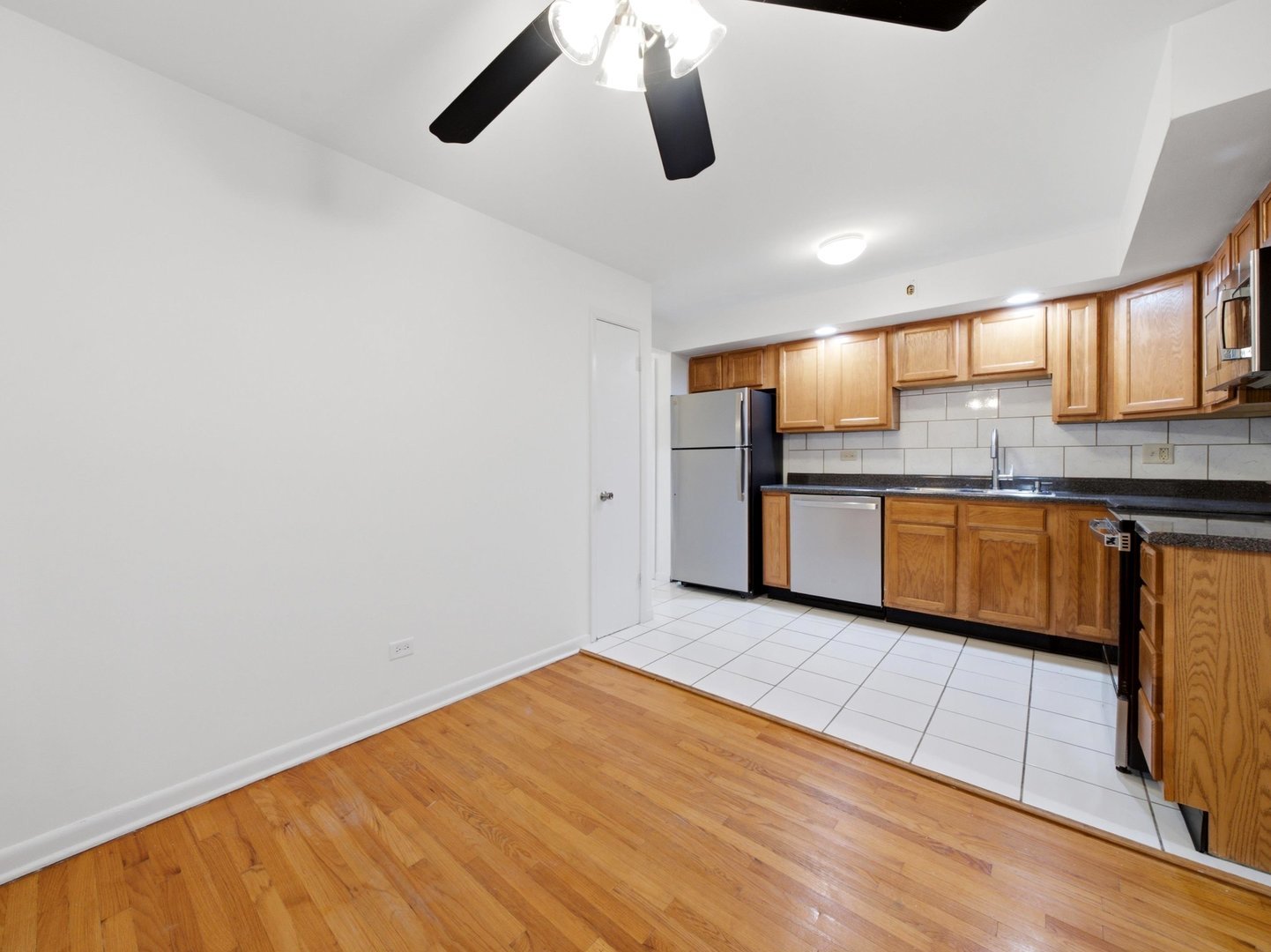 714 N Austin Boulevard 202 Property Photo 9