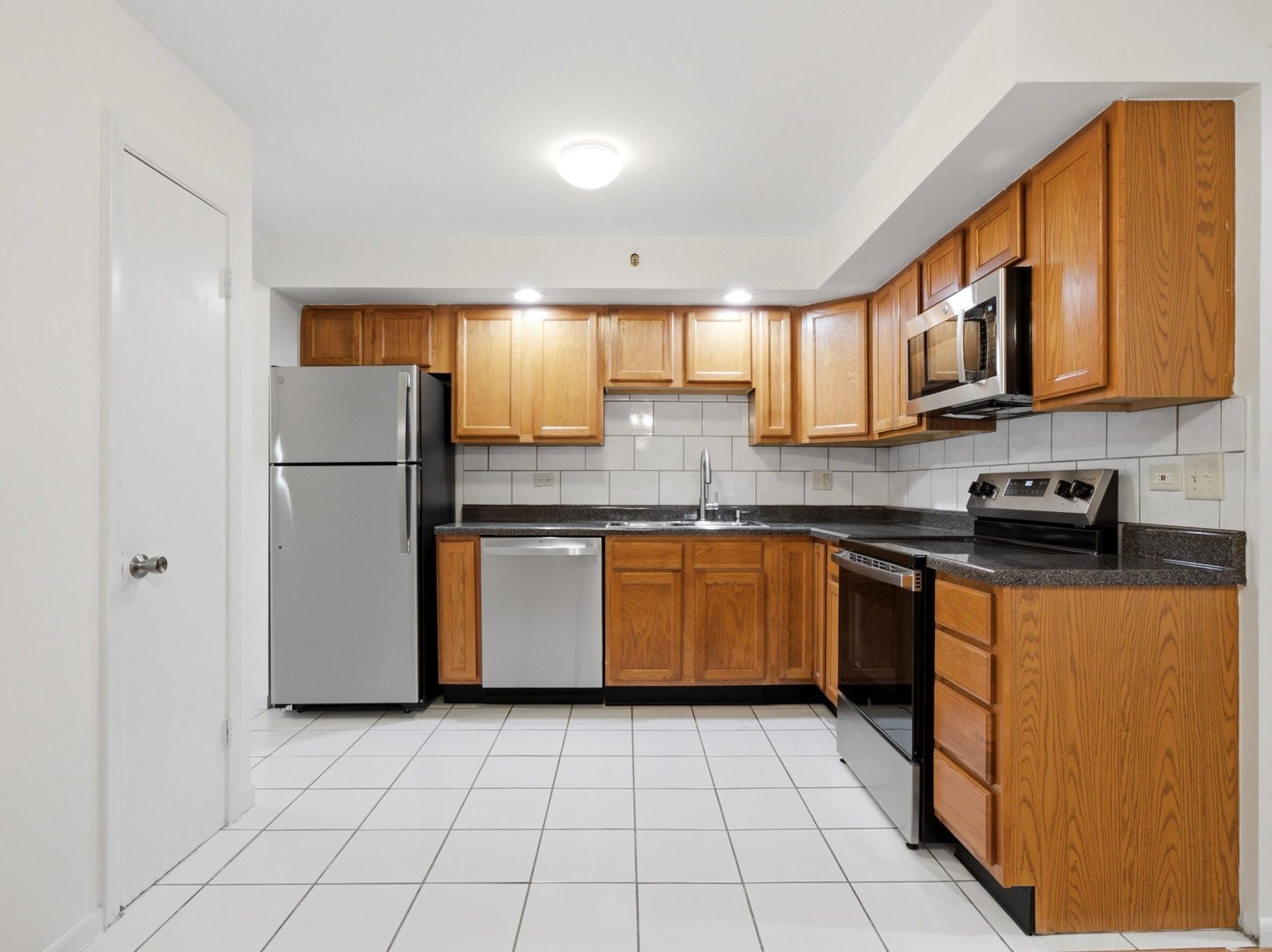 714 N Austin Boulevard 202 Property Photo 11