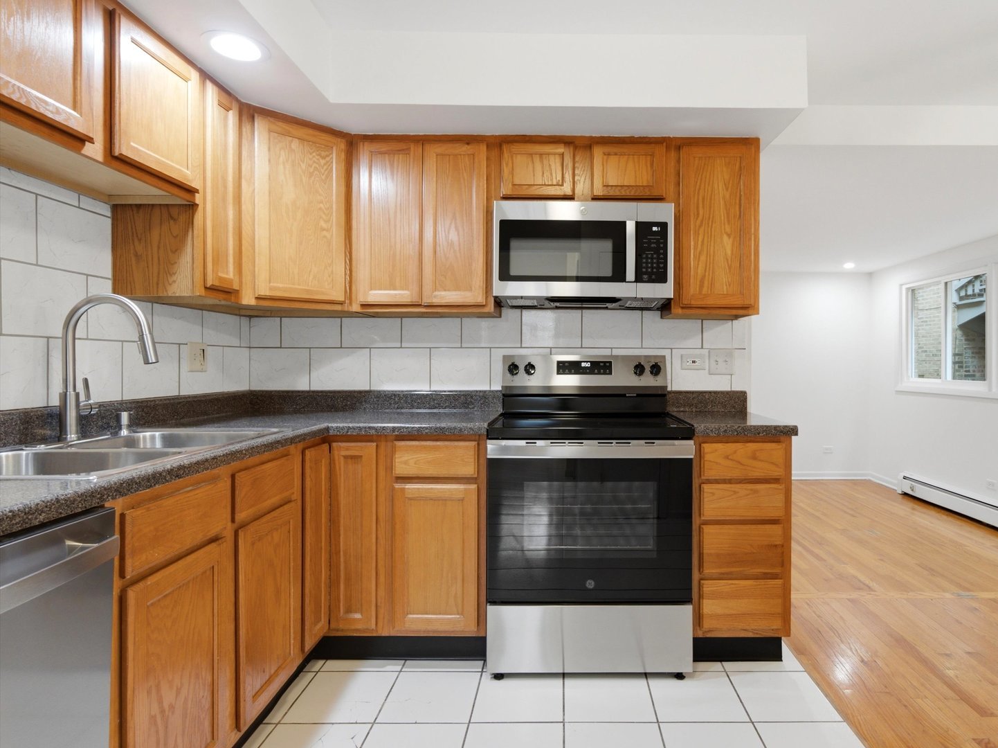 714 N Austin Boulevard 202 Property Photo 13