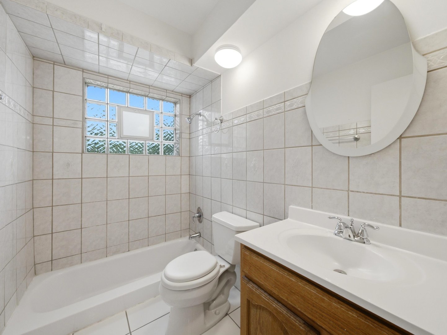 714 N Austin Boulevard 202 Property Photo 15
