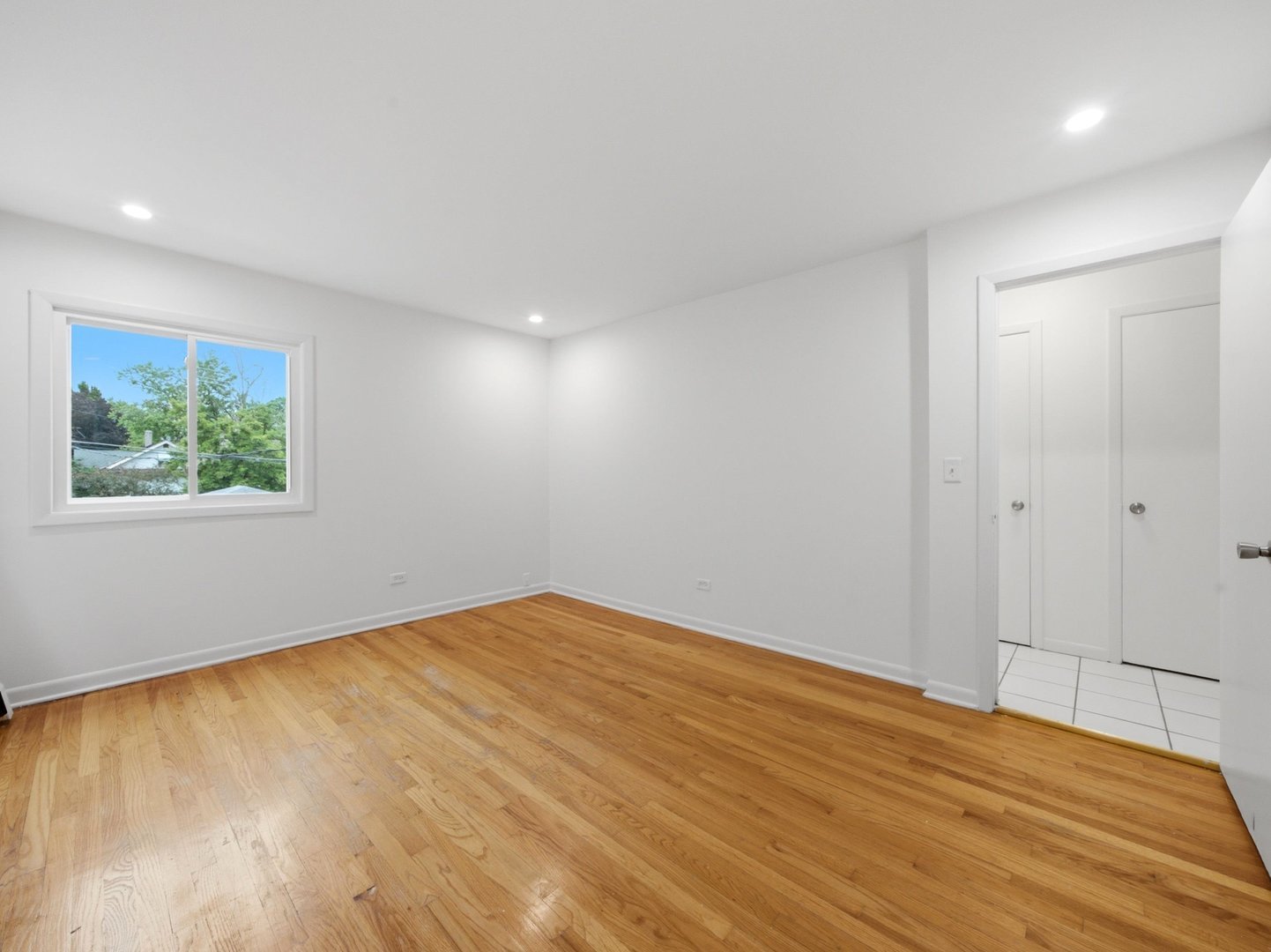 714 N Austin Boulevard 202 Property Photo 22
