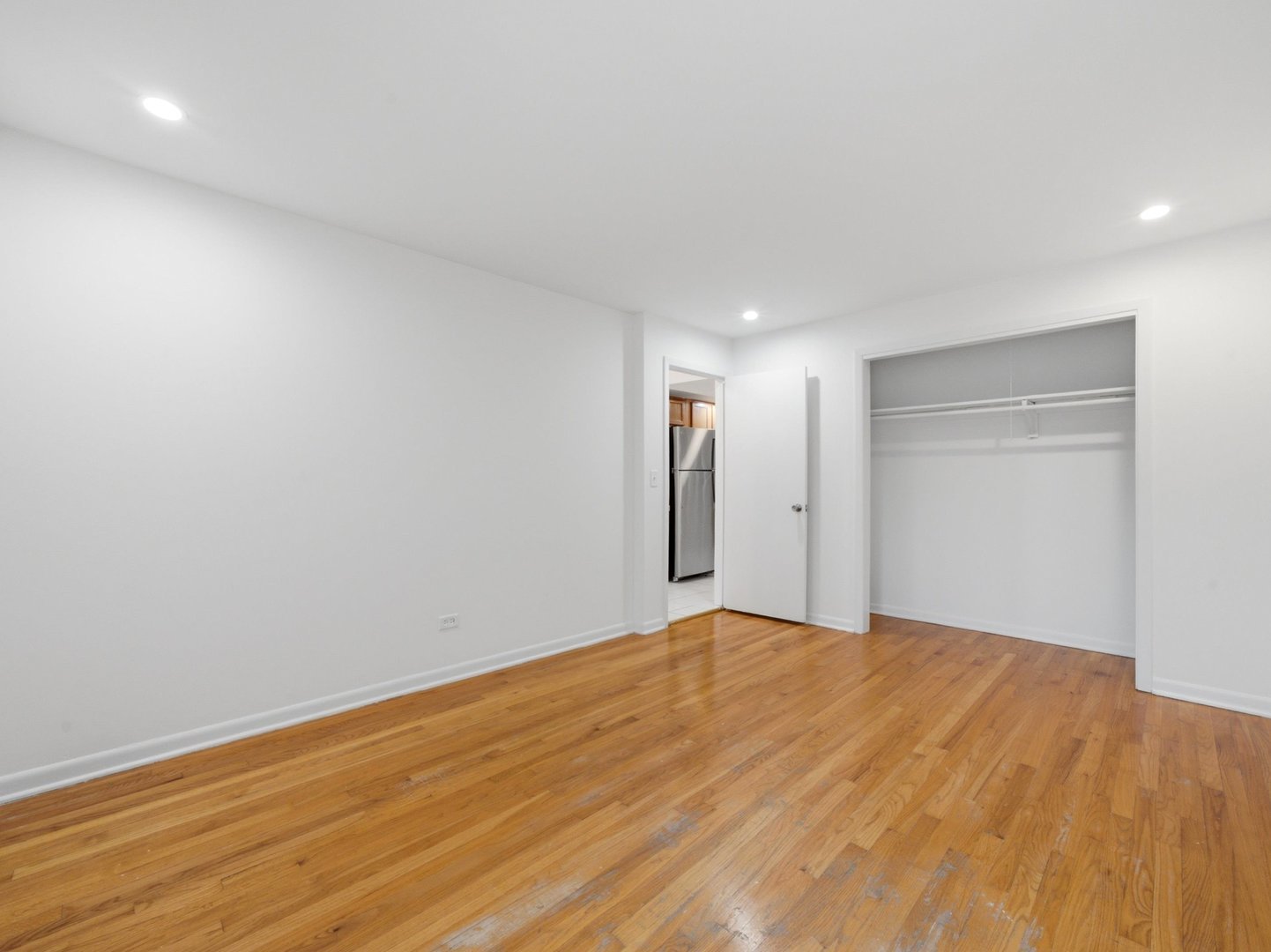 714 N Austin Boulevard 202 Property Photo 23