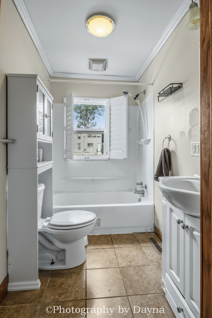 453 N Michigan Avenue Property Photo 19