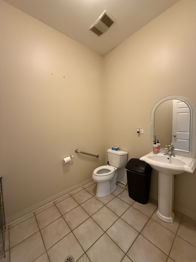 1455 N Ashland Avenue 1 Property Photo 9