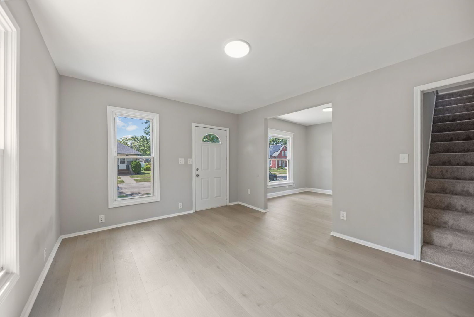 780 S Elm Avenue Property Photo 3