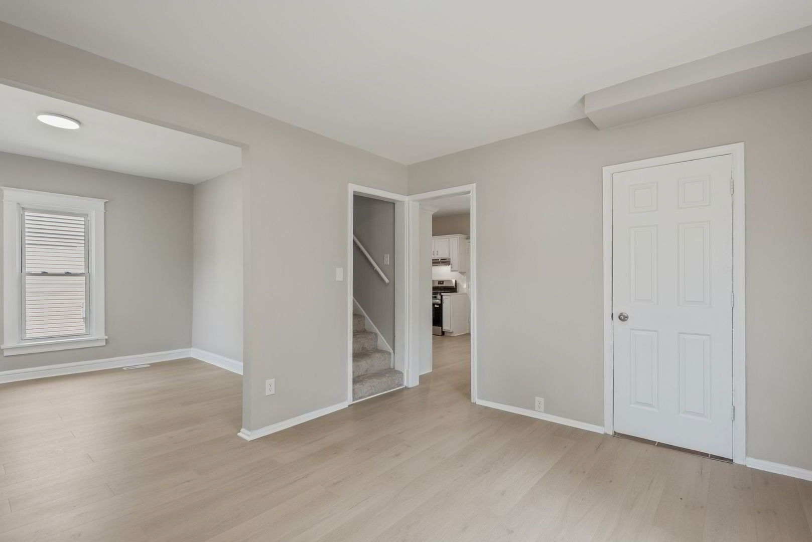 780 S Elm Avenue Property Photo 4