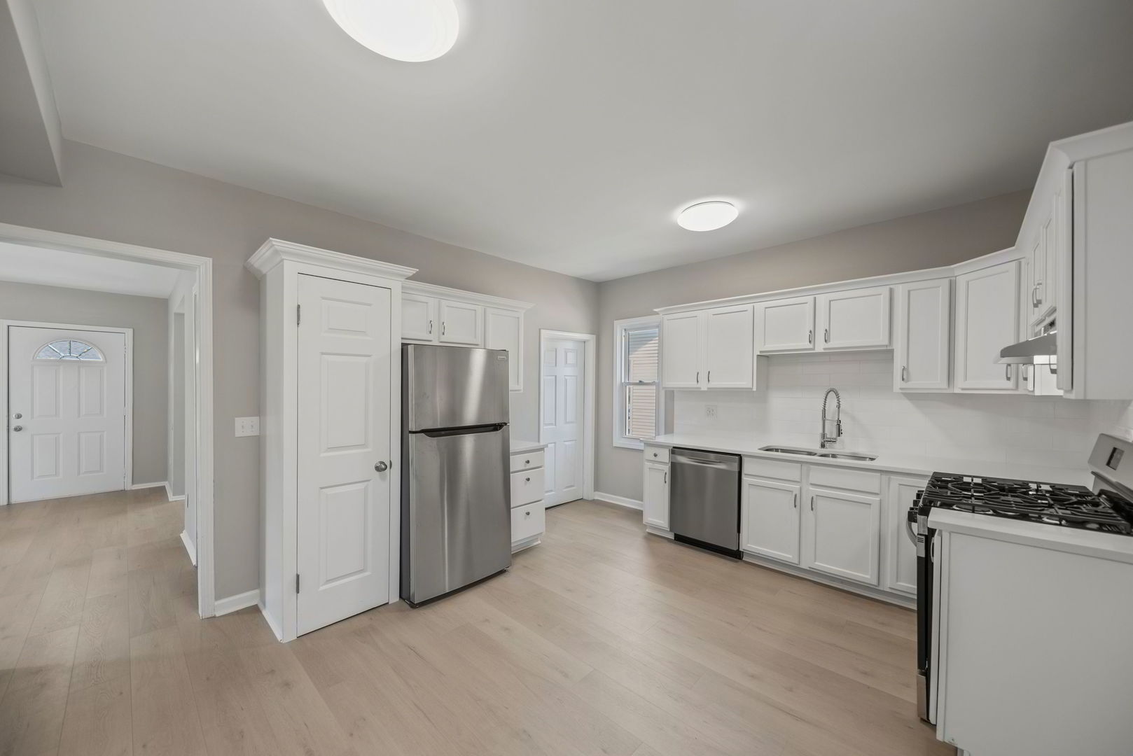 780 S Elm Avenue Property Photo 9