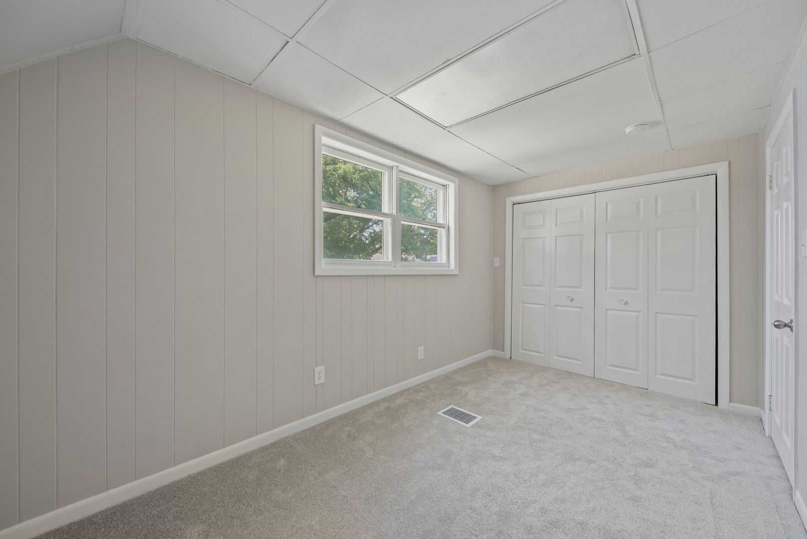 780 S Elm Avenue Property Photo 14