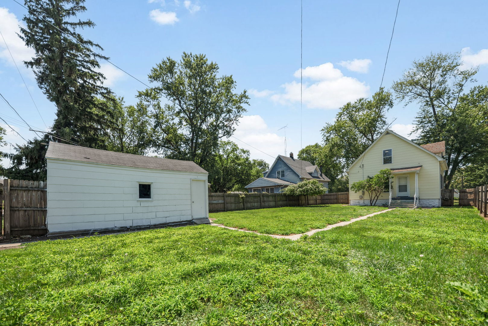 780 S Elm Avenue Property Photo 16