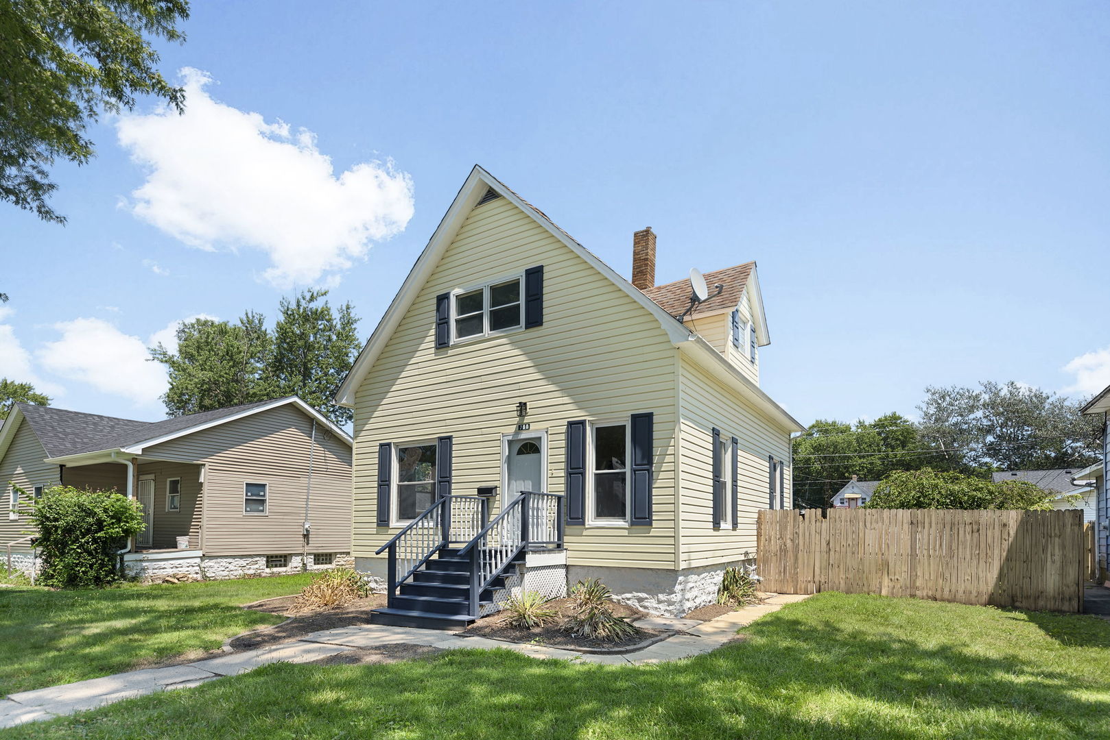 780 S Elm Avenue Property Photo 17